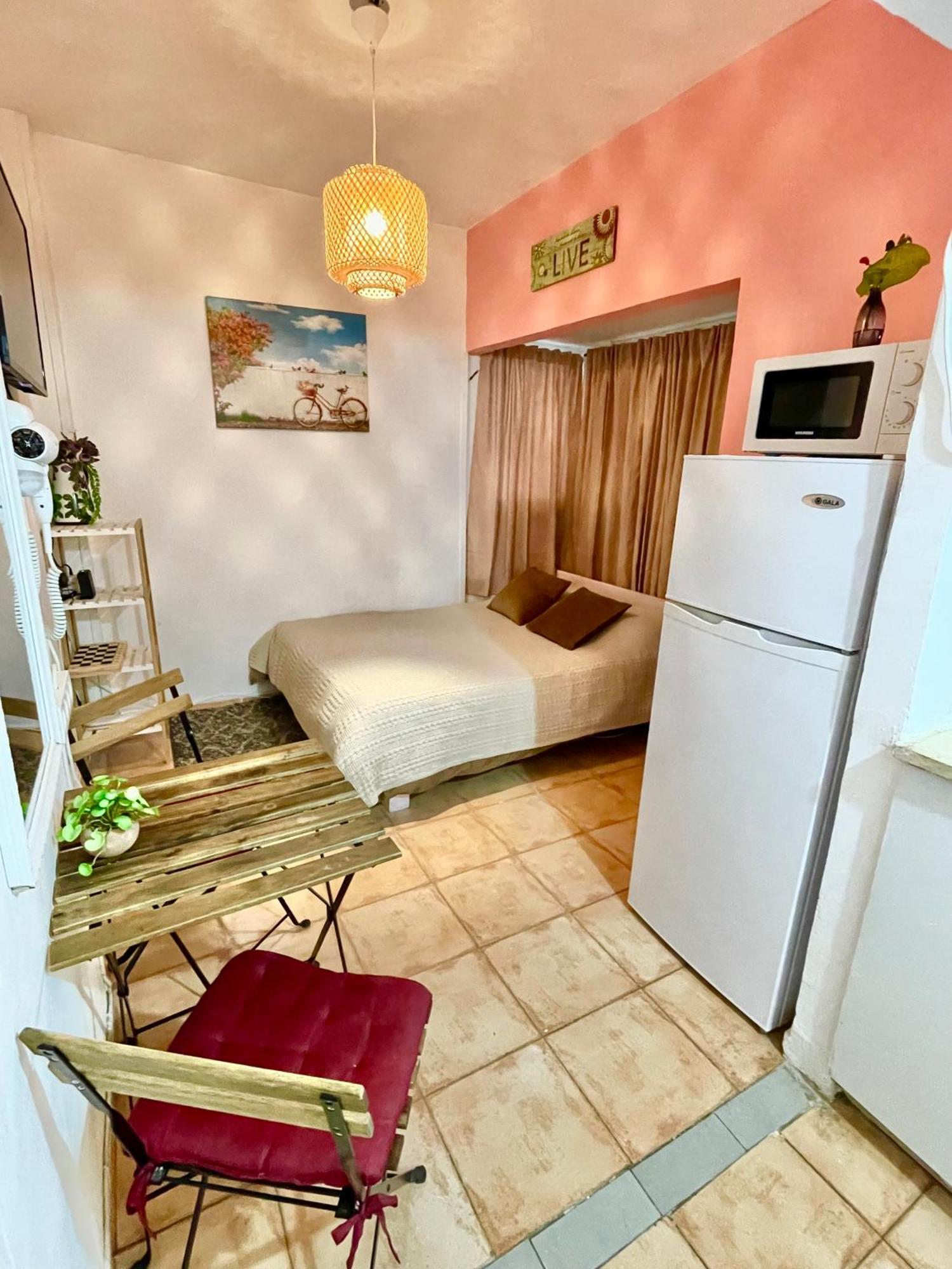 Dotan'S Boutique Apartments - By The Beach! Тель-Авів Екстер'єр фото